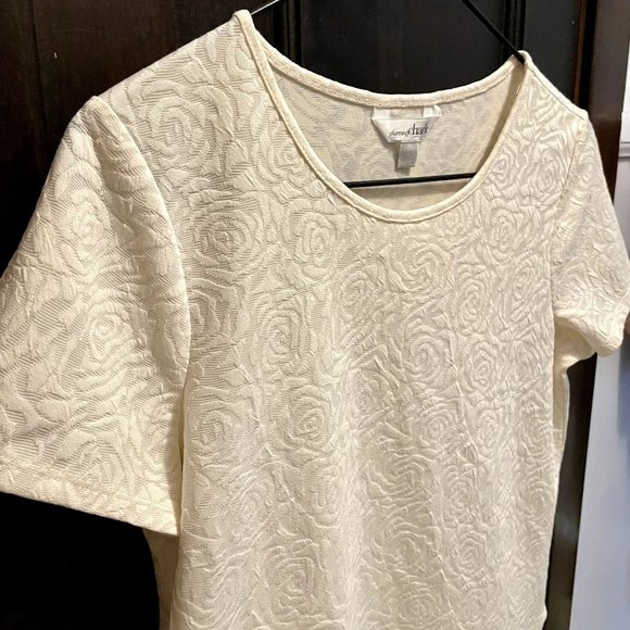 ⭐️HP!!⭐️Charming Charlie White Short Sleeve Top with (S) - Picture 4 of 6